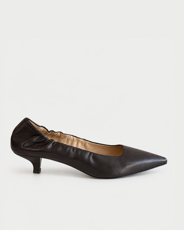 Décolleté con elastico in pelle