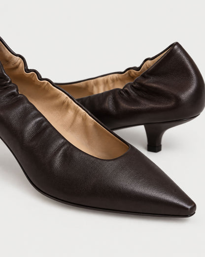 Décolleté con elastico in pelle