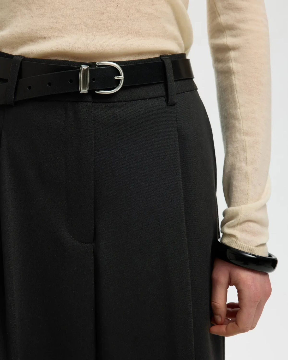 High-waisted wide-leg tailored trousers in wool blend